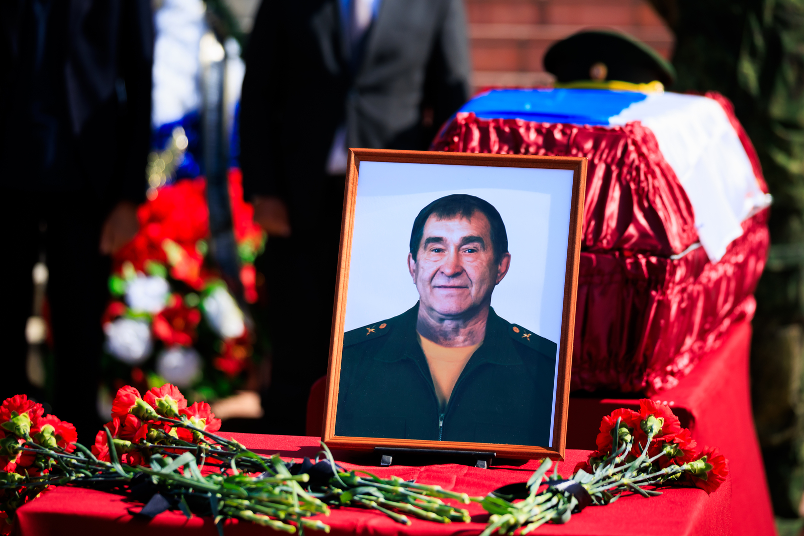 «Зачем же от нас вы уходите…»