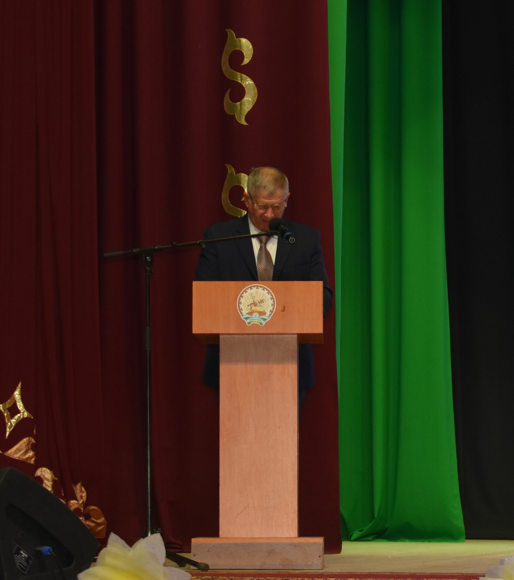 В Зилаире провели концерт ко Дню матери