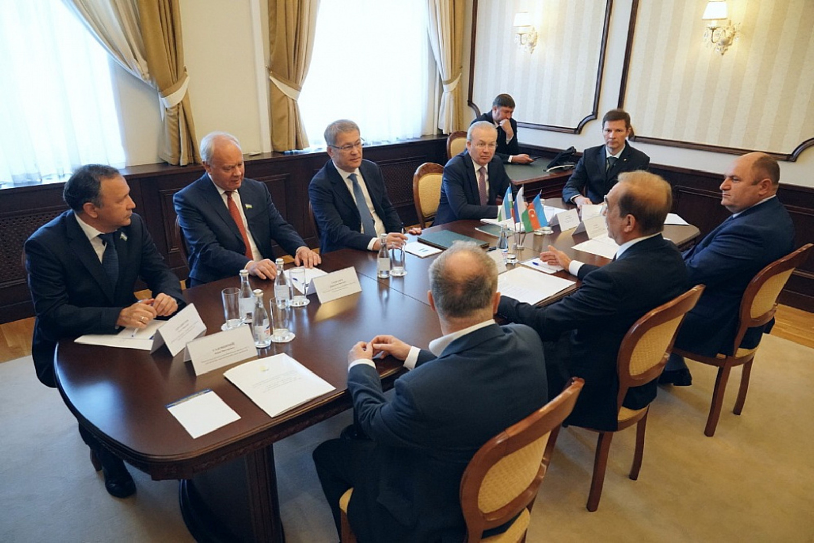 Радий Хабиров провел встречу с делегацией Национального Собрания Азербайджанской Республики