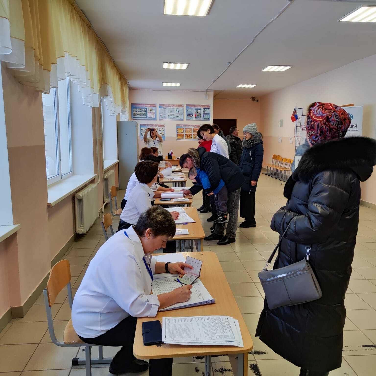 На избирательных участках района началось голосование на выборах президента России
