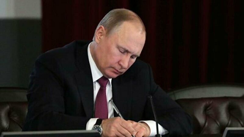 В. Путин поручил ввести новые льготы для многодетных семей
