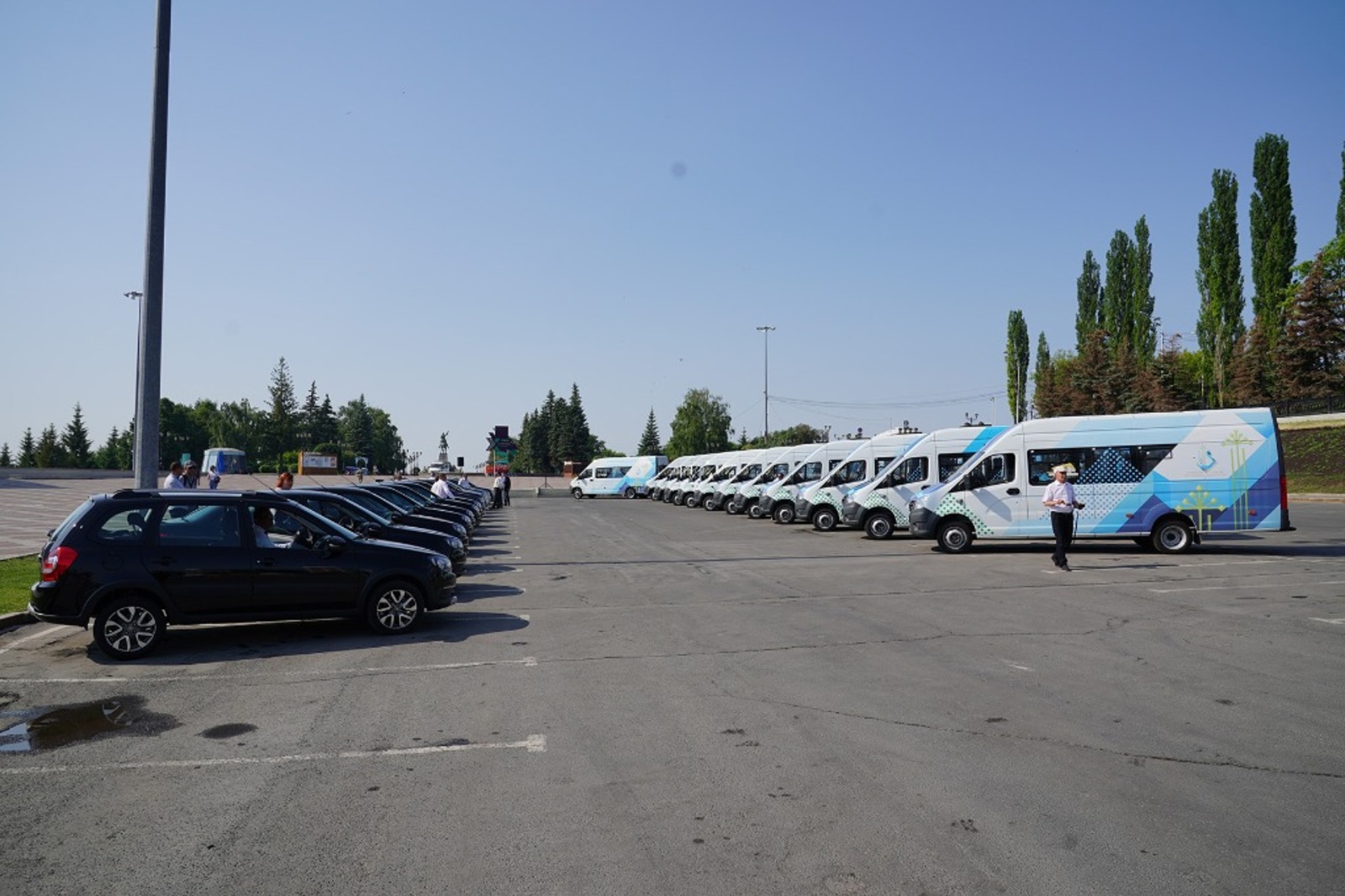 Радий Хабиров передал учреждениям культуры Башкирии 26 автомобилей