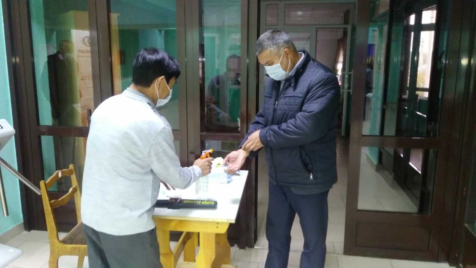 На всех избирательных участках Башкортостана тщательно проверяется соблюдение антиковидных мер
