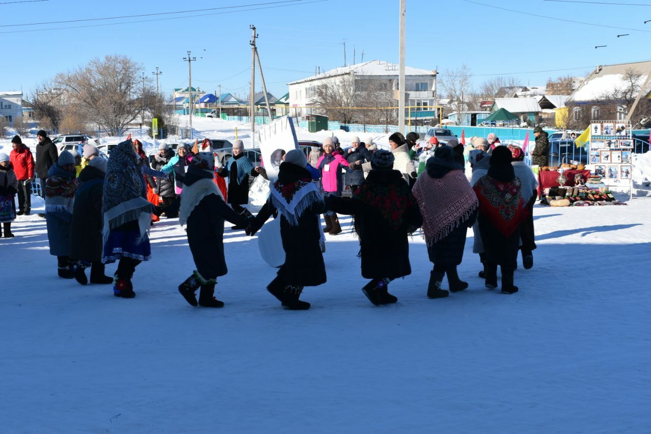 В с.Матраево  провели смотр-конкурс "Ай, да валенки!"