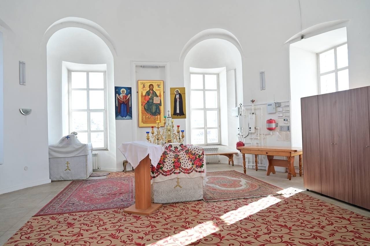 Андрей Назаров посетил отреставрированный храм 18 века в Зилаире