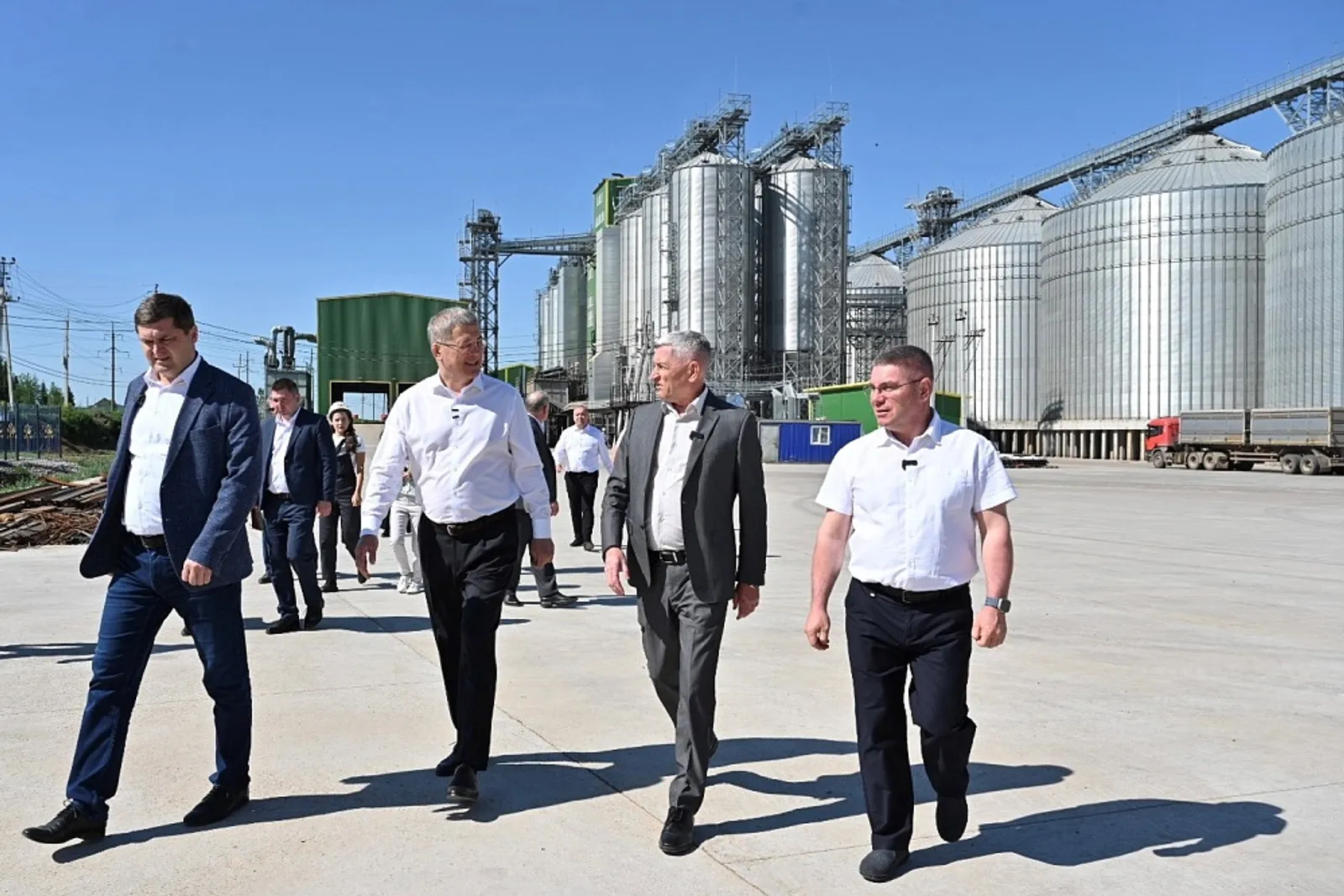 В Кармаскалинском районе начал работу крупнейший элеватор Башкортостана