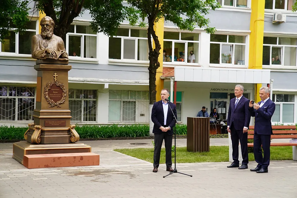 В Уфе открыли памятник Луке Крымскому