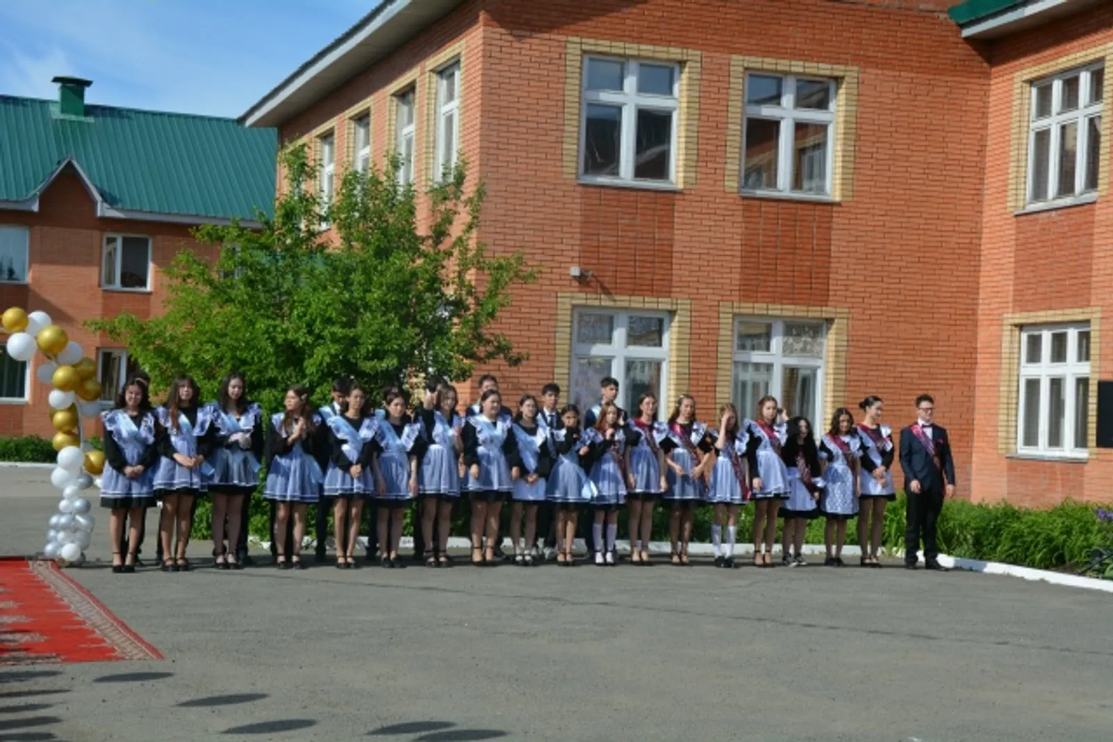 Последний звонок прозвенел в Зилаире!