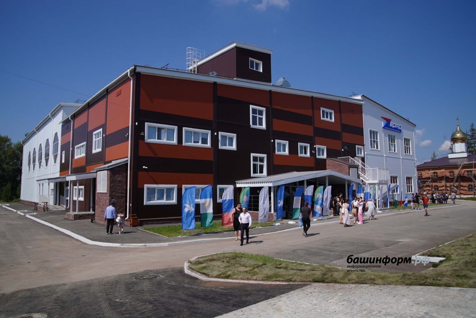 В Башкирии открыли новый ФОК с бассейном «Zаряд»