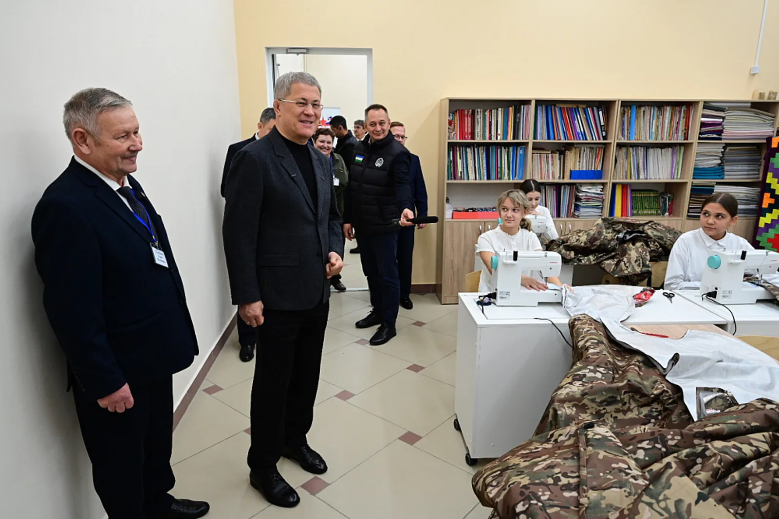 Радий Хабиров посетил обновлённую школу № 5 в Туймазах