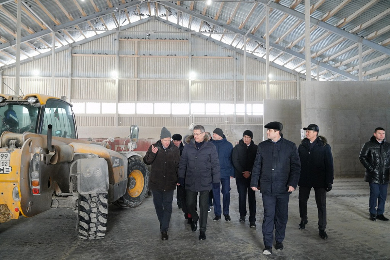 Радий Хабиров в Ермекеевском районе посетил молочный комплекс «ЭкоНивы»