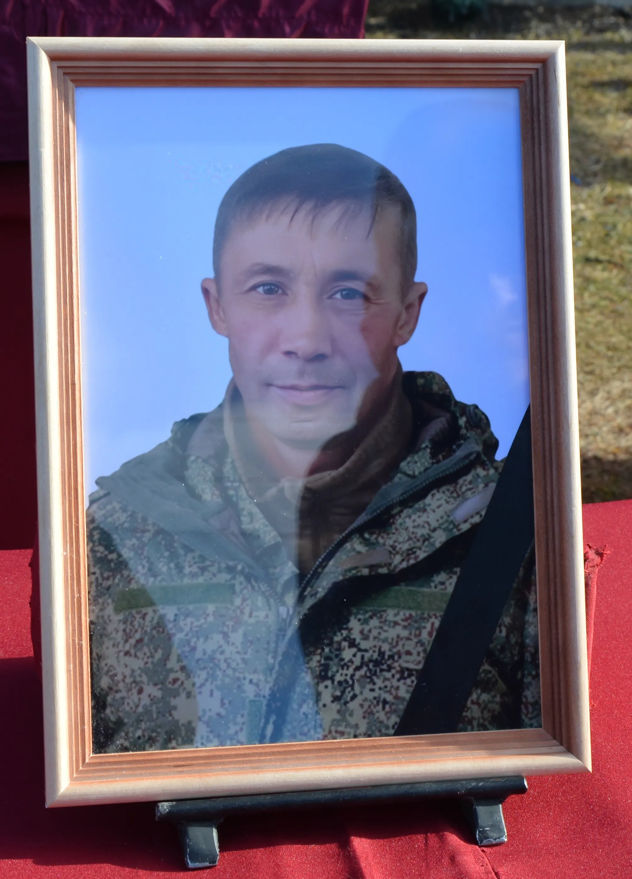 Земля родная приняла героя