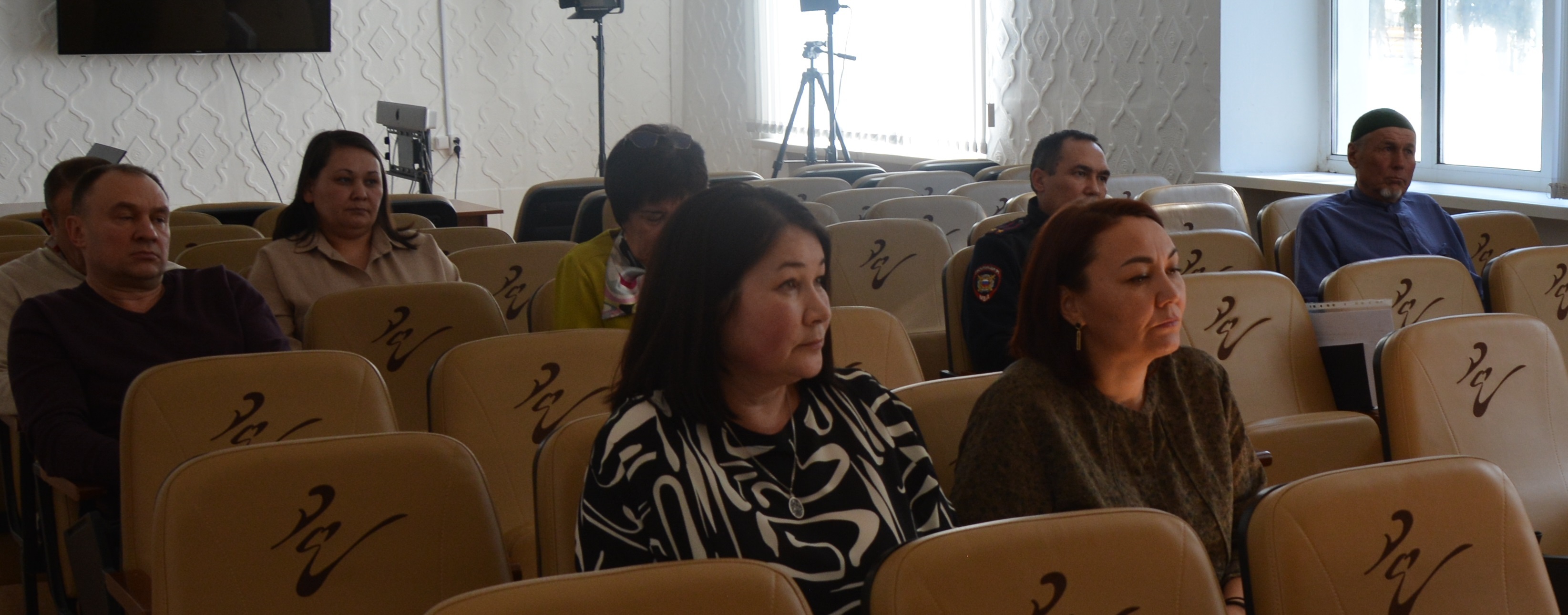 По вопросам профилактики экстремизма