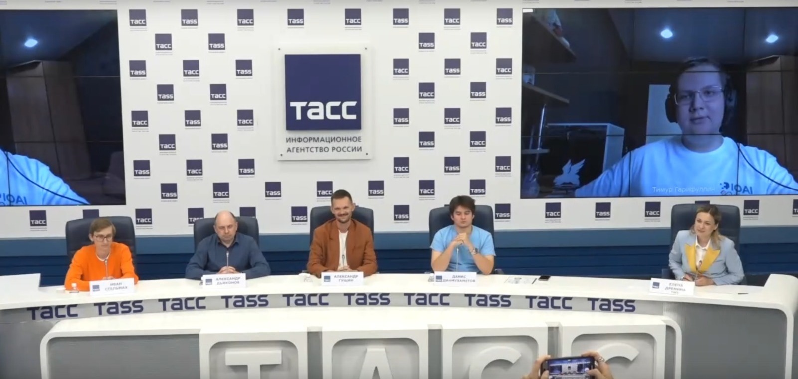 Школьник из Уфы завоевал золото на международной олимпиаде по ИИ