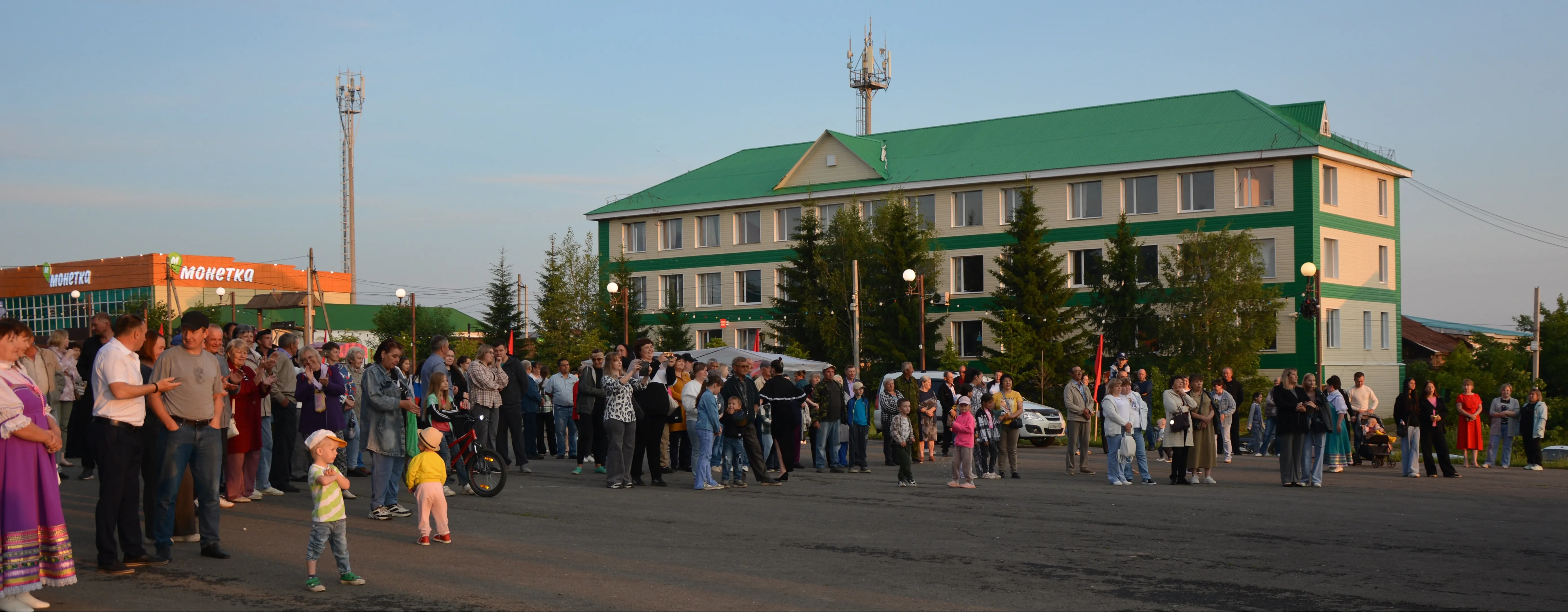 Получили свой первый в жизни паспорт