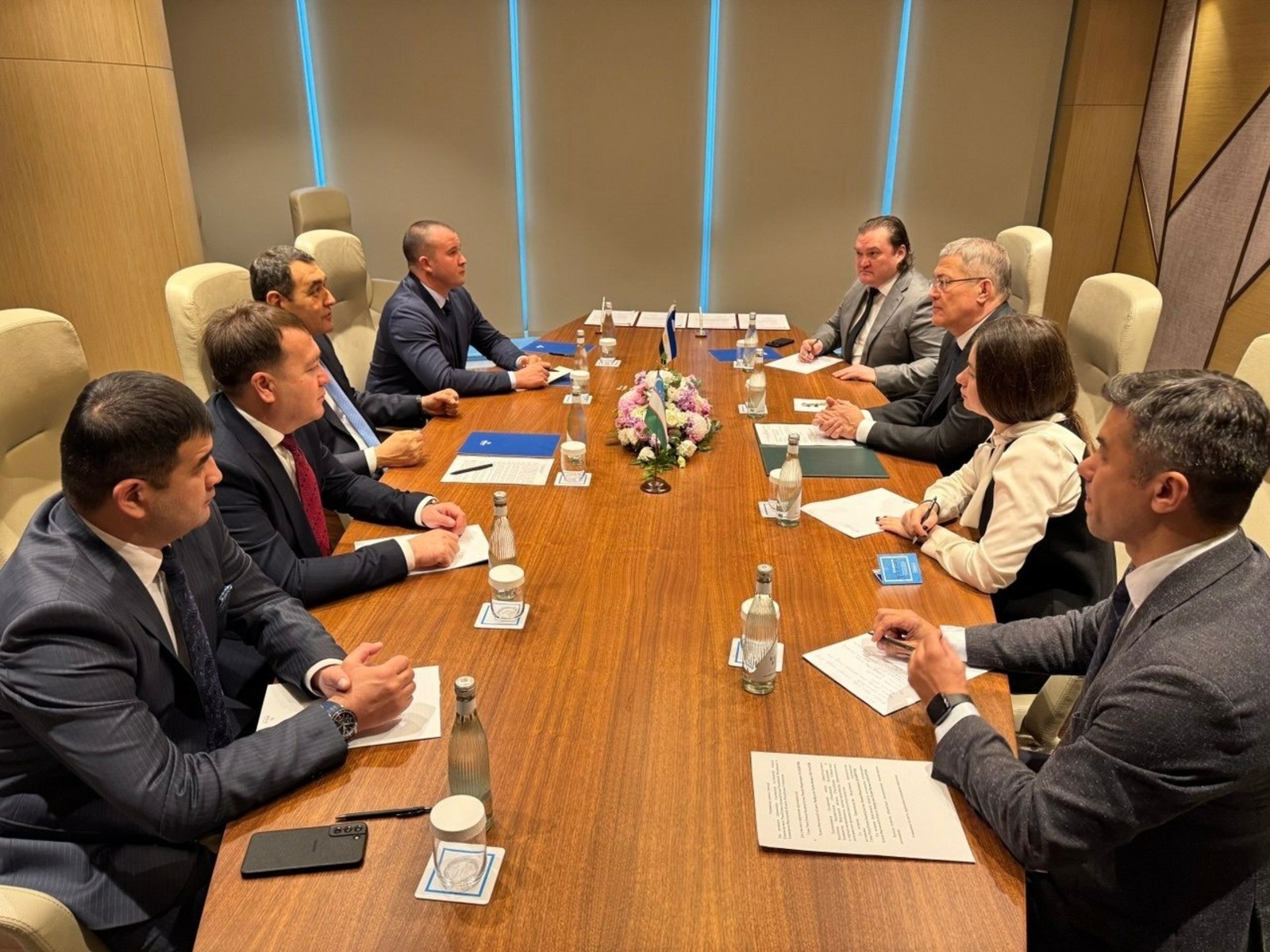 Радий Хабиров встретился с хокимами Ташкентской и Ферганской областей Узбекистан