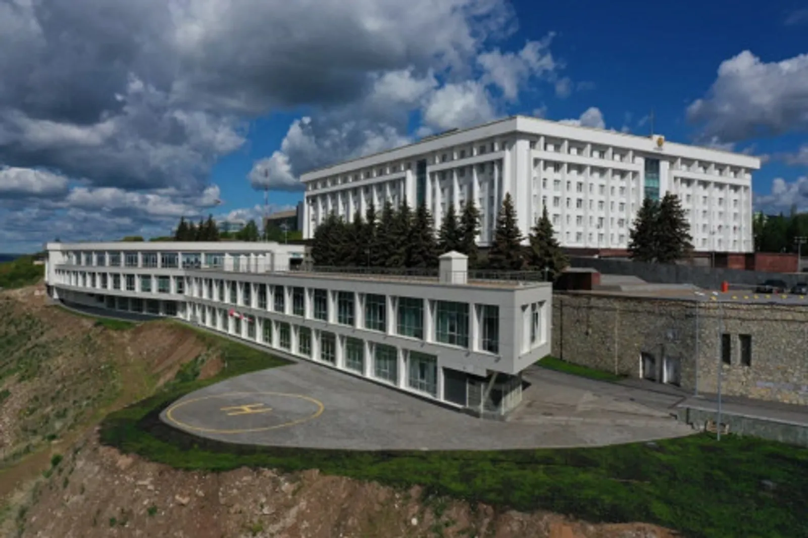 Жители Башкирии получили более 2,4 тысячи ответов от Главы РБ на Прямой линии
