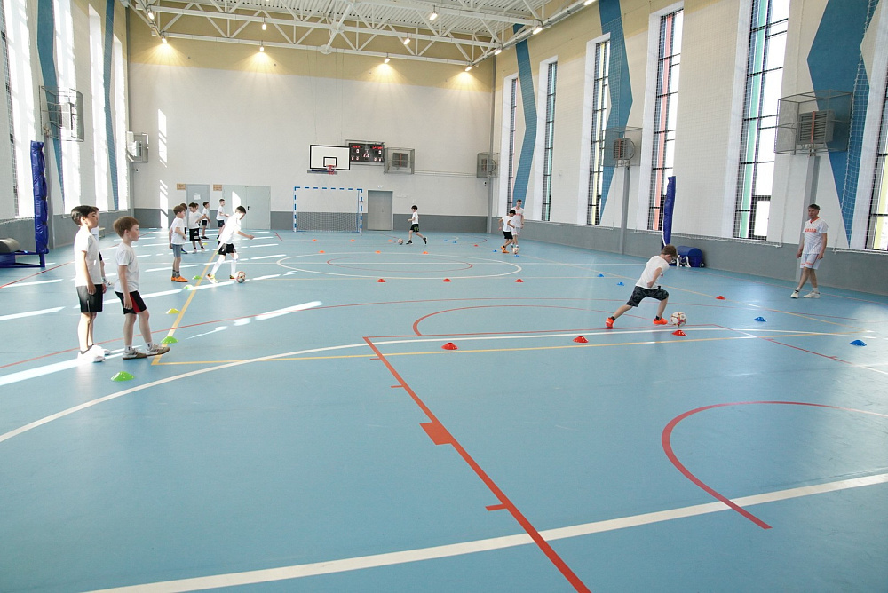 Игорь Комаров и Радий Хабиров посетили самую большую школу в Приволжском округе