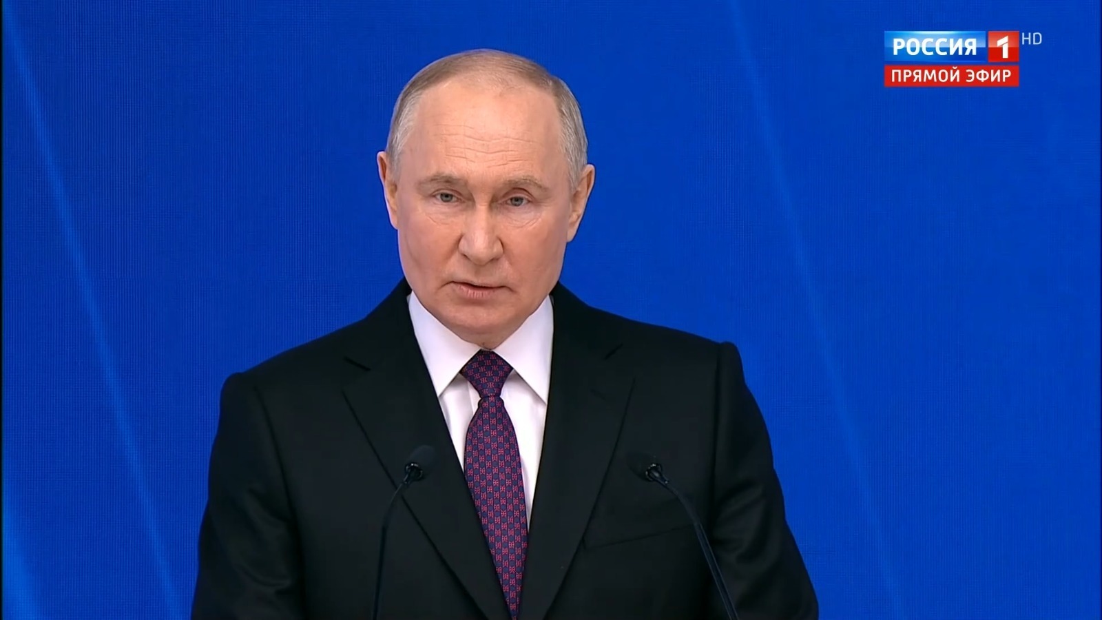 Владимир Путин призвал продолжить поддерживать участников СВО и их семьи