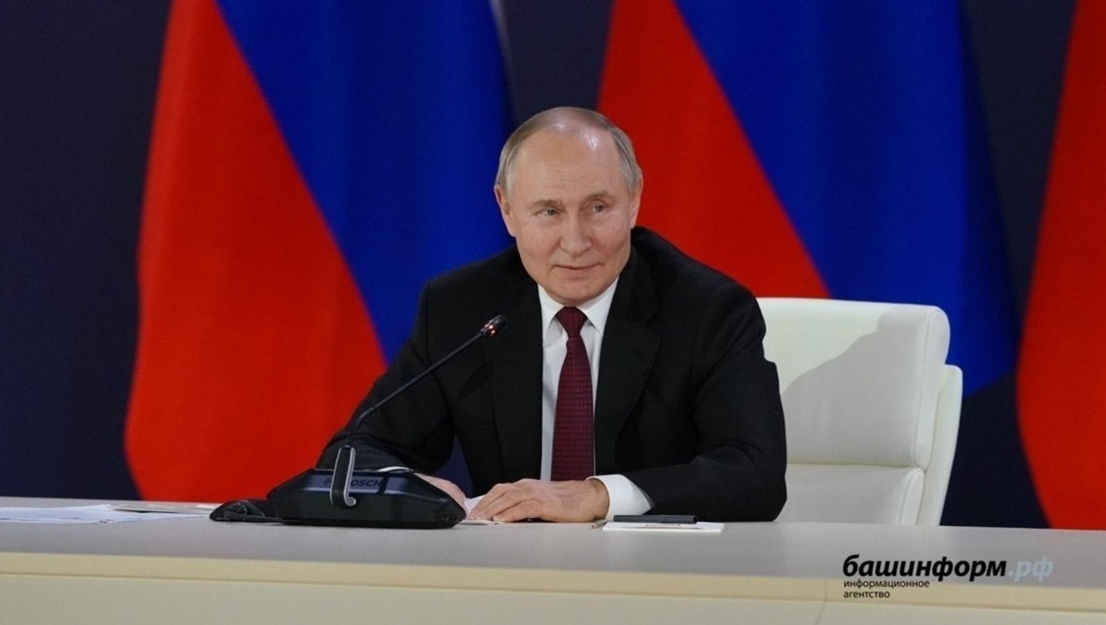 Президент России Владимир Путин объявил о введении пасхального перемирия