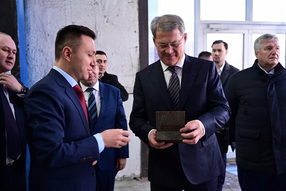 Глава Башкортостана Радий Хабиров в Стерлитамаке посетил концерн «Инмаш»