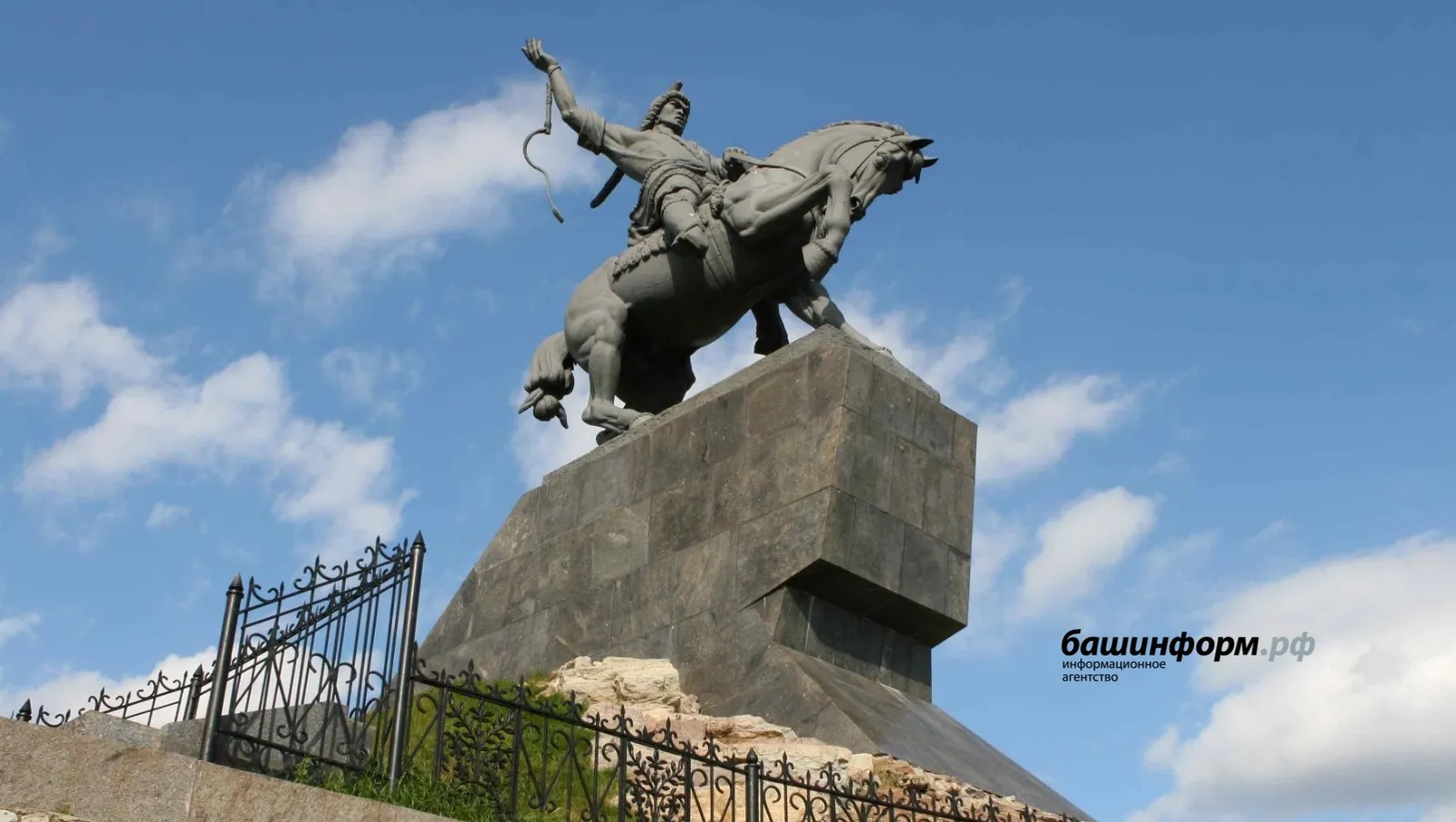 Начинается реставрация памятника Салавату Юлаеву