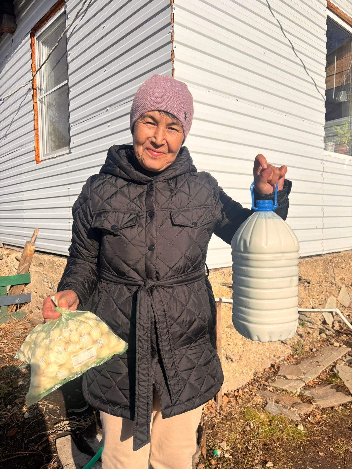 Зилаирцы продолжают оказывать помощь фронту