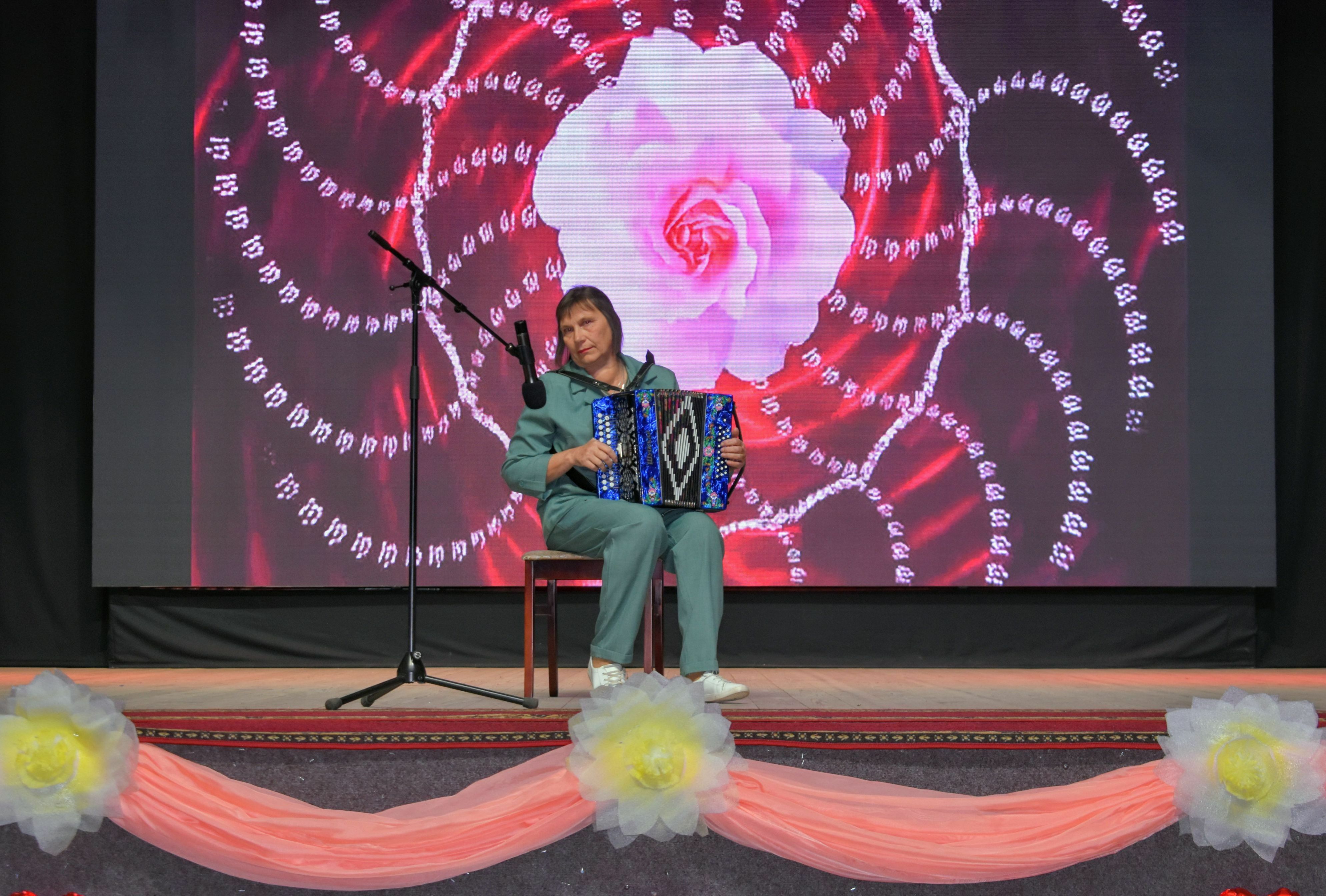 В Зилаире провели концерт ко Дню матери