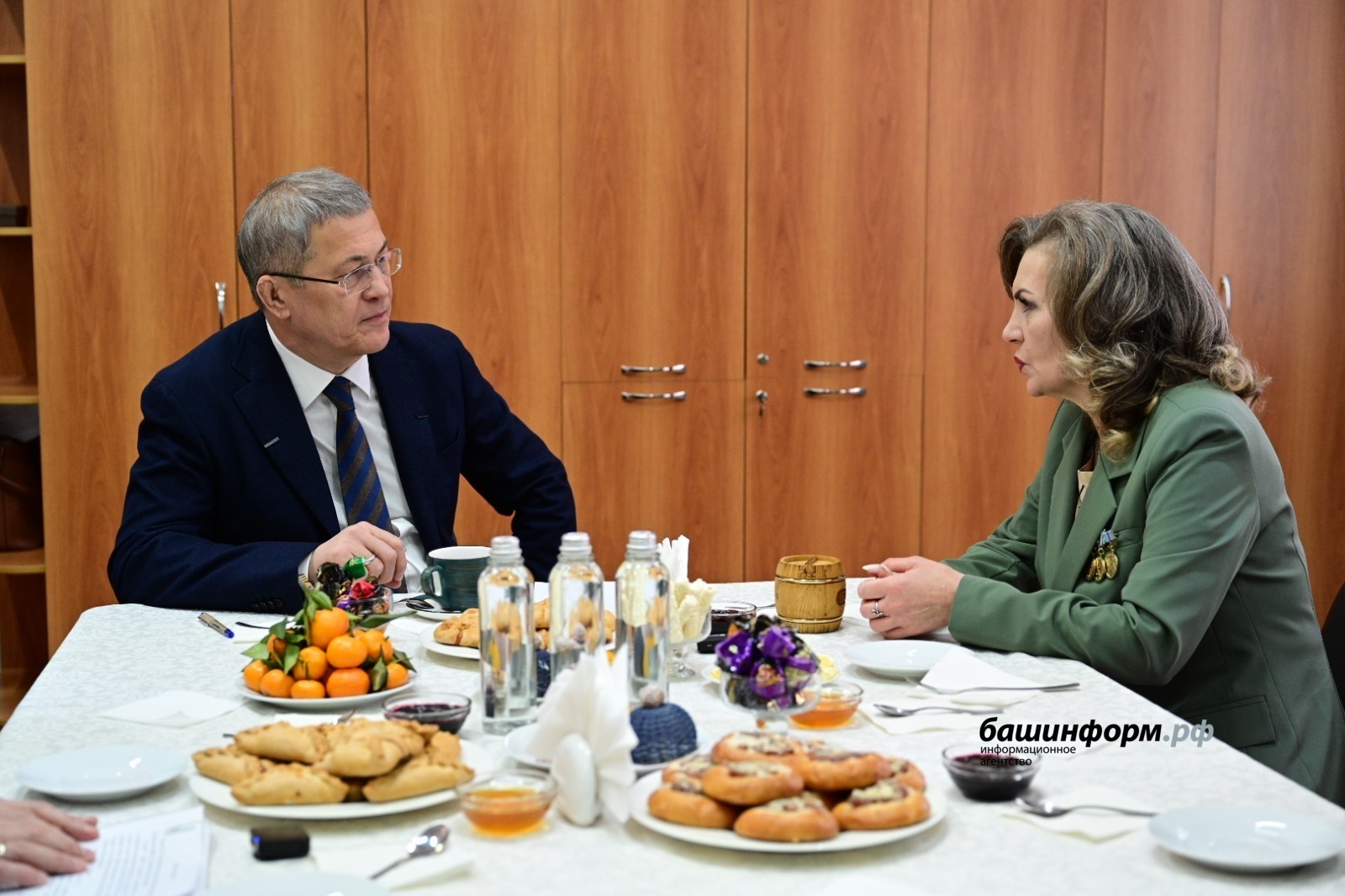 Глава Башкирии посетил маму погибшего Героя России Максима Рыбакова