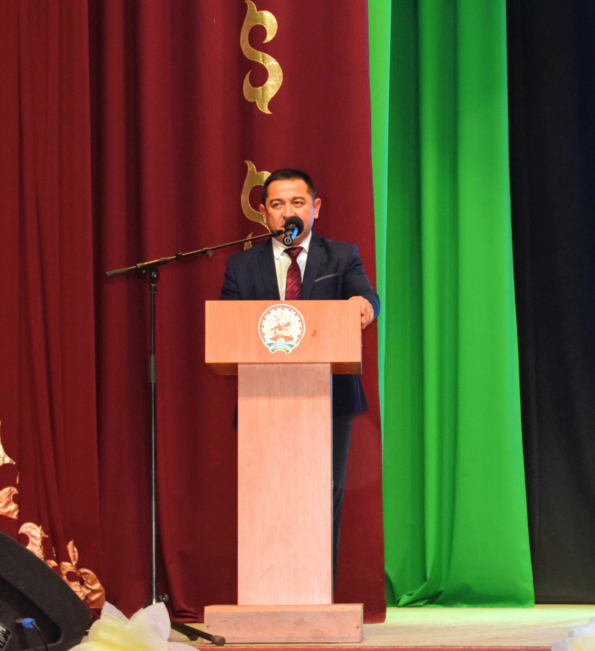 В Зилаире провели концерт ко Дню матери