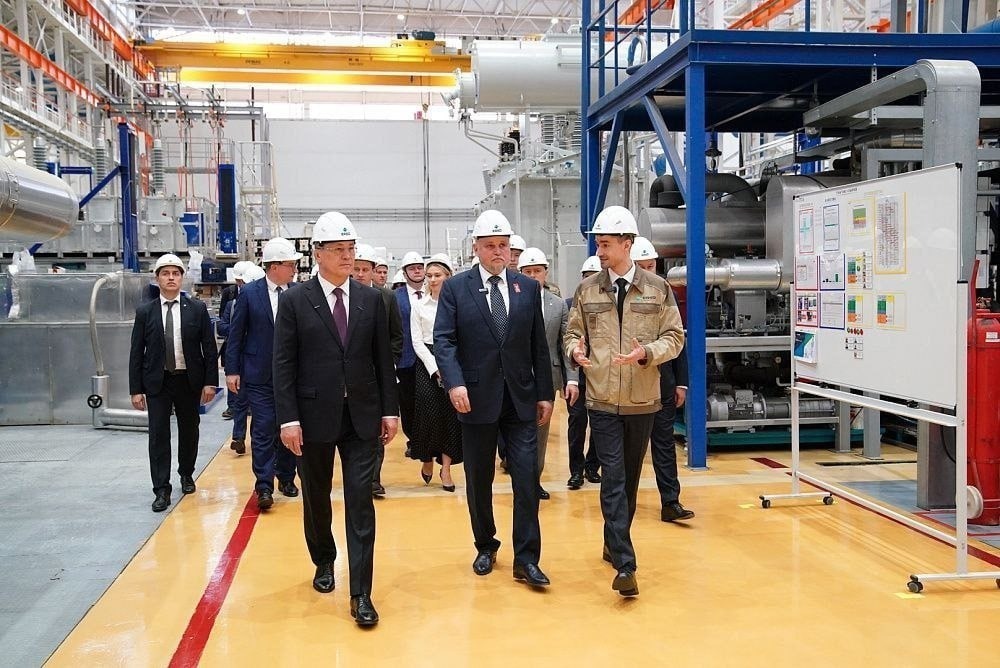 Глава Башкирии поздравил энергетиков с праздником