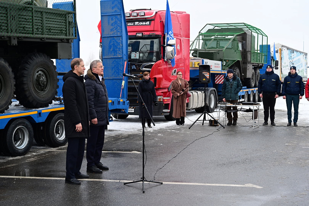Отправка колонны с гуманитарной помощью для участников СВО
