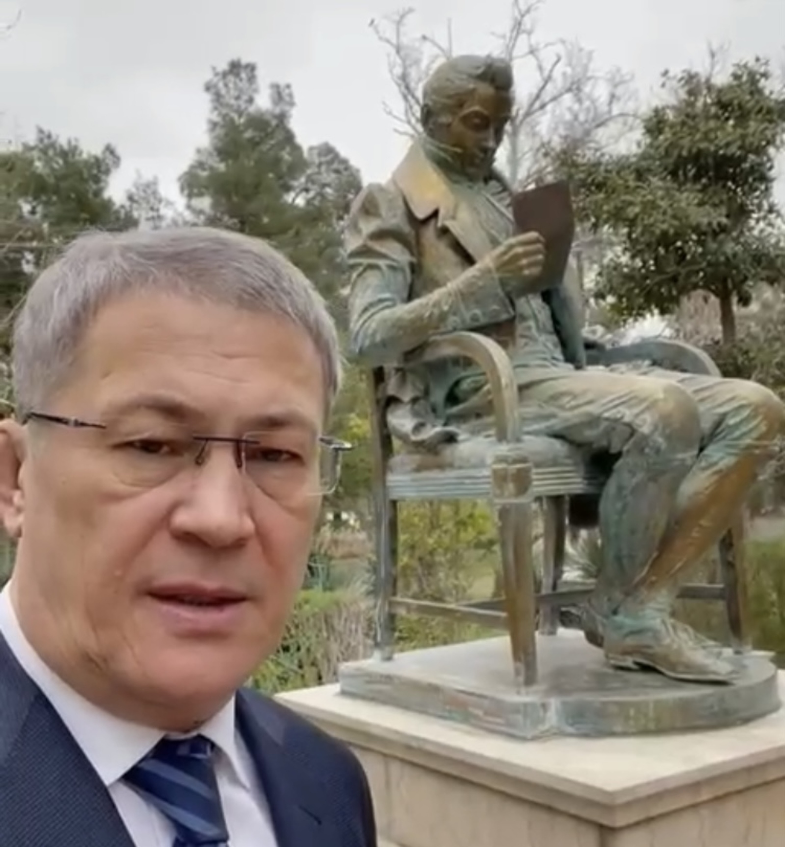 Радий Хабиров показал памятник Александру Грибоедову в Иране